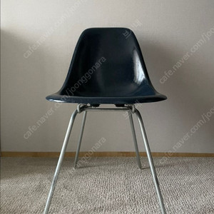 임스체어 dsx 파이버글래스 네이비블루 빈티지 판매합니다. 이미지