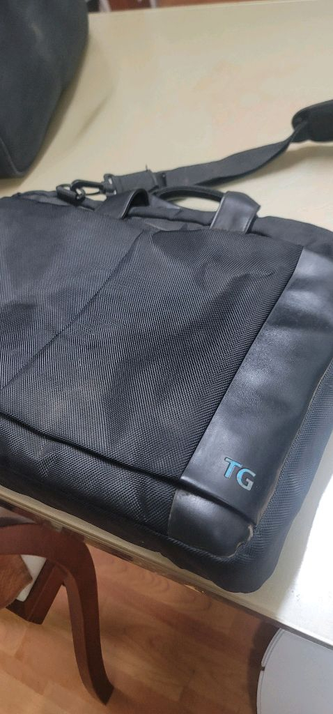 TG삼보 에버라텍 TS-403 (K33-G3N3/BH)후배가 윈도우 깔아 쓰라는데 컴맹이라 판매해요사양: 펜티엄 P 이미지