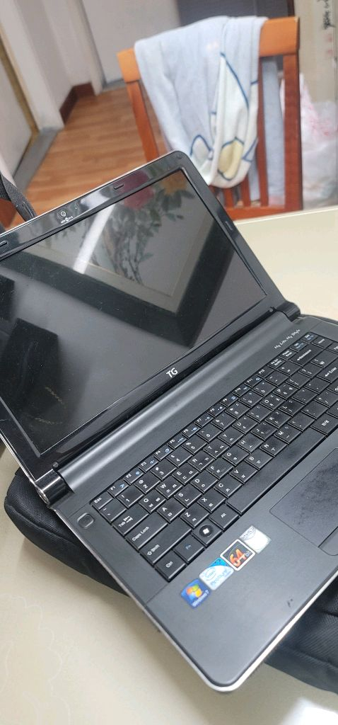 TG삼보 에버라텍 TS-403 (K33-G3N3/BH)후배가 윈도우 깔아 쓰라는데 컴맹이라 판매해요사양: 펜티엄 P 이미지