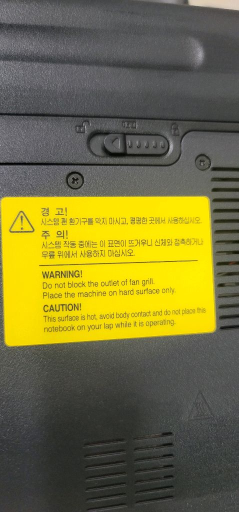 TG삼보 에버라텍 TS-403 (K33-G3N3/BH)후배가 윈도우 깔아 쓰라는데 컴맹이라 판매해요사양: 펜티엄 P 이미지