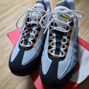 나이키 에어맥스 95 울프 그레이 270mm 이미지