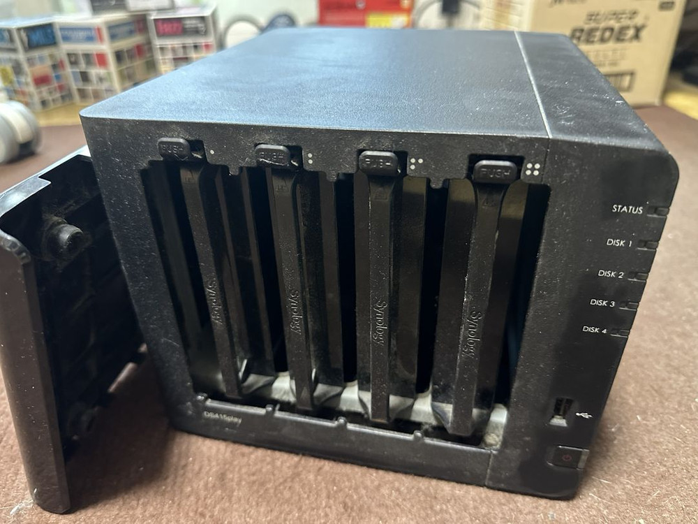 시놀로지 4베이 NAS DS415 Play 판매 합니다. 이미지