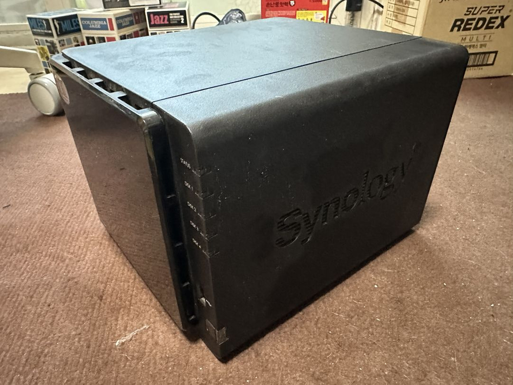 시놀로지 4베이 NAS DS415 Play 판매 합니다. 이미지