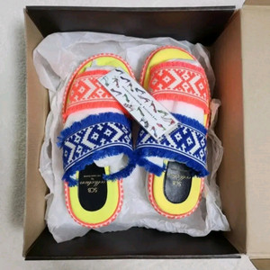 새상품/슈콤마보니 프린지 키높이 슬리퍼37