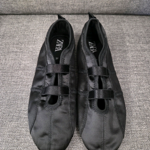 자라 새틴 발레리나 플랫 슈즈 블랙 37