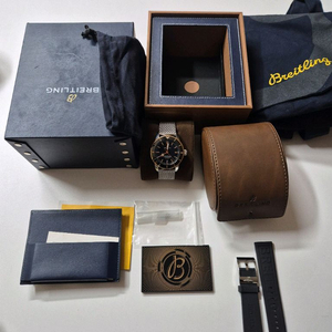 브라이틀링 슈퍼오션 헤리티지 흑콤 44 (435)만)