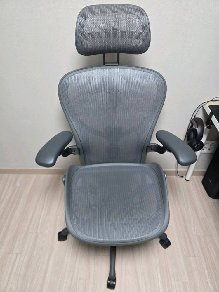 쿠팡 정품)허먼밀러 뉴 에어론 풀 의자 C Large + 아틀라스 정품 헤드레스트 이미지