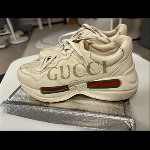 구찌 라이톤 띠로고 43사이즈 정품 이미지