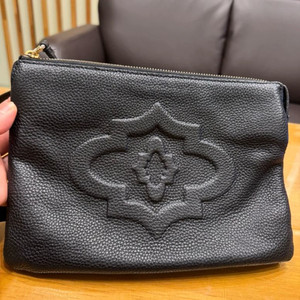 오야니 블랙 가죽 클러치/크로스백 이미지