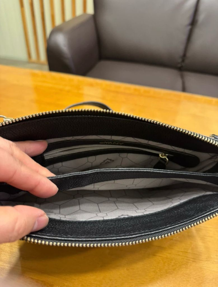 오야니 블랙 가죽 클러치/크로스백 이미지