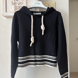 자라 네이비 스트라이프 크롭 후드니트