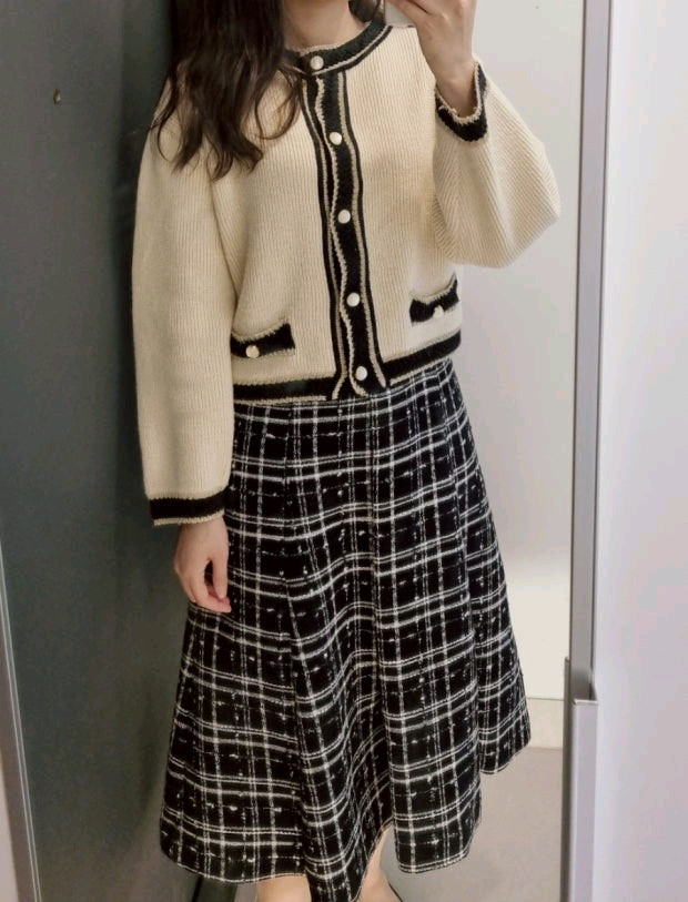 커먼유니크 레트로 트위드 배색 울 가디건 아이보리 / 스파오 수달쌀롱 리엘 언에디트 드파운드 메이비베이비 룩캐스트 이미지