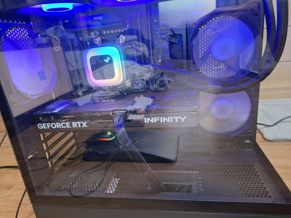 게이밍 컴퓨터 본체 PC 9800X3D RTX 5070 게임용 데스크탑--2