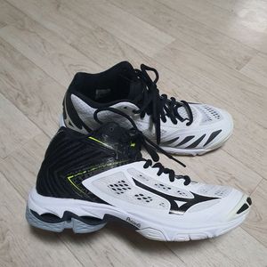 250 미즈노 웨이브 라이트닝 배구화 배드민턴화 250사이즈 새것느낌 이미지