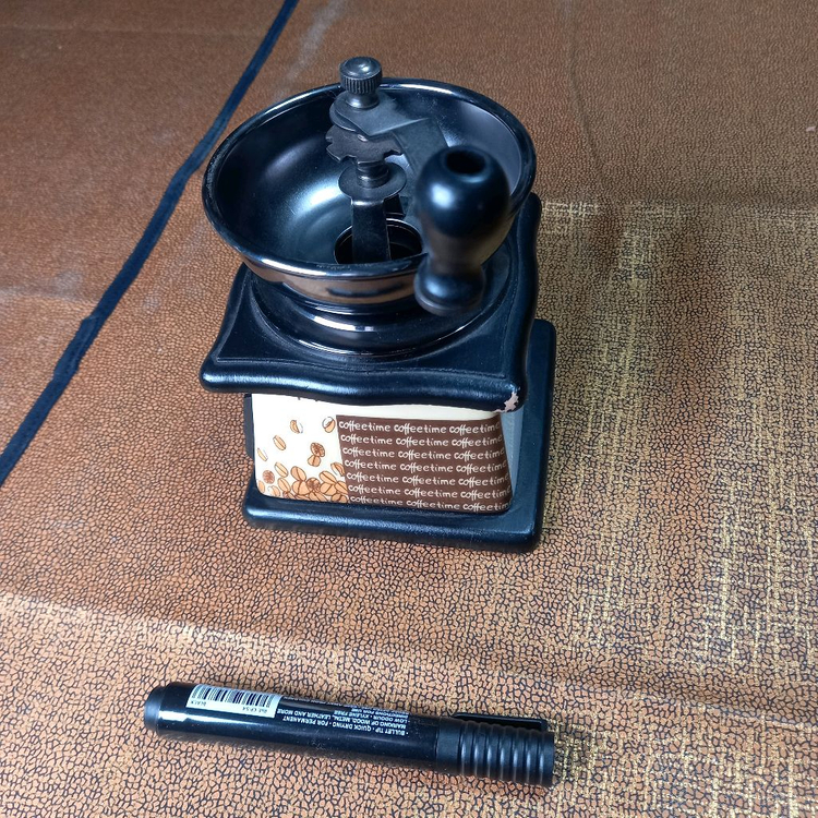 독일제 수동 커피 그라인더 이미지