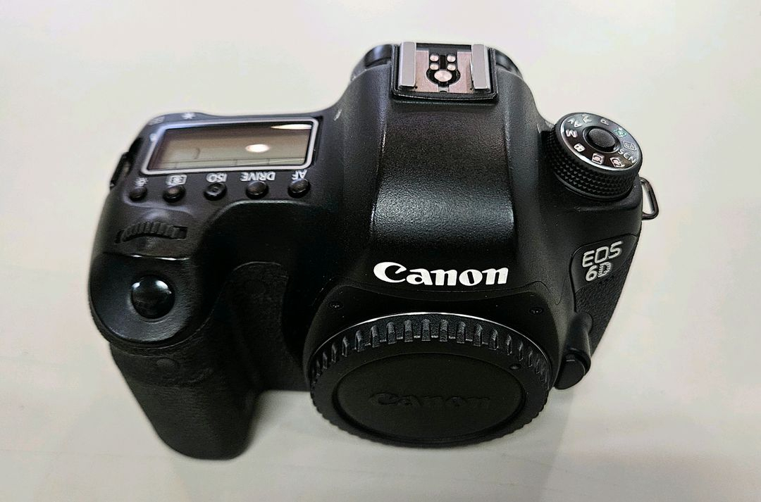 CANON 캐논 EOS 6D 보급형 풀프레임 DSLR 이미지