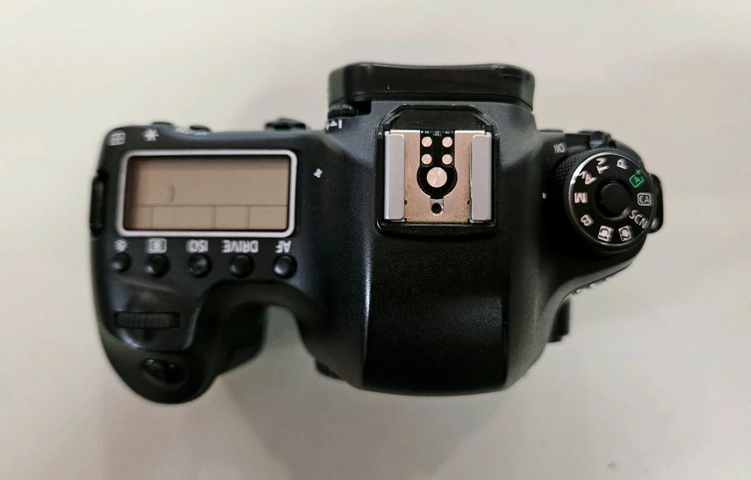 CANON 캐논 EOS 6D 보급형 풀프레임 DSLR 이미지