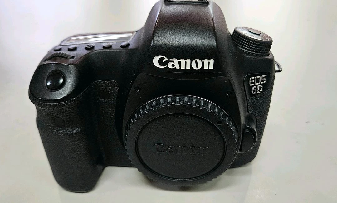 CANON 캐논 EOS 6D 보급형 풀프레임 DSLR 이미지