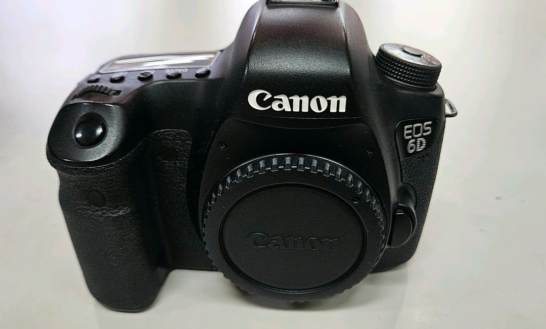 CANON 캐논 EOS 6D 보급형 풀프레임 DSLR 이미지