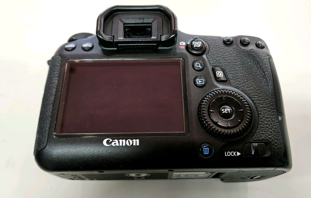 CANON 캐논 EOS 6D 보급형 풀프레임 DSLR 이미지