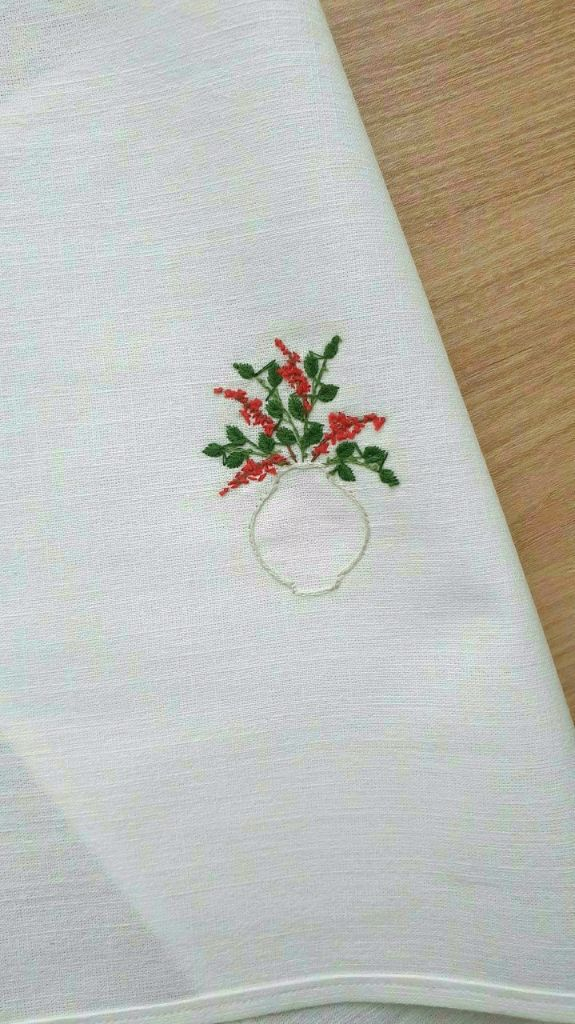 프랑스자수 매트/덮개/가리개(달항아리_붉은열매)--2