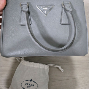 프라다 사피아노 토트백 그레이 은장