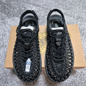 [새상품]KEEN 킨 유니크 샌들 270