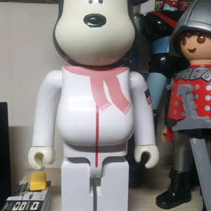 베어브릭 1000% 스누피 이미지