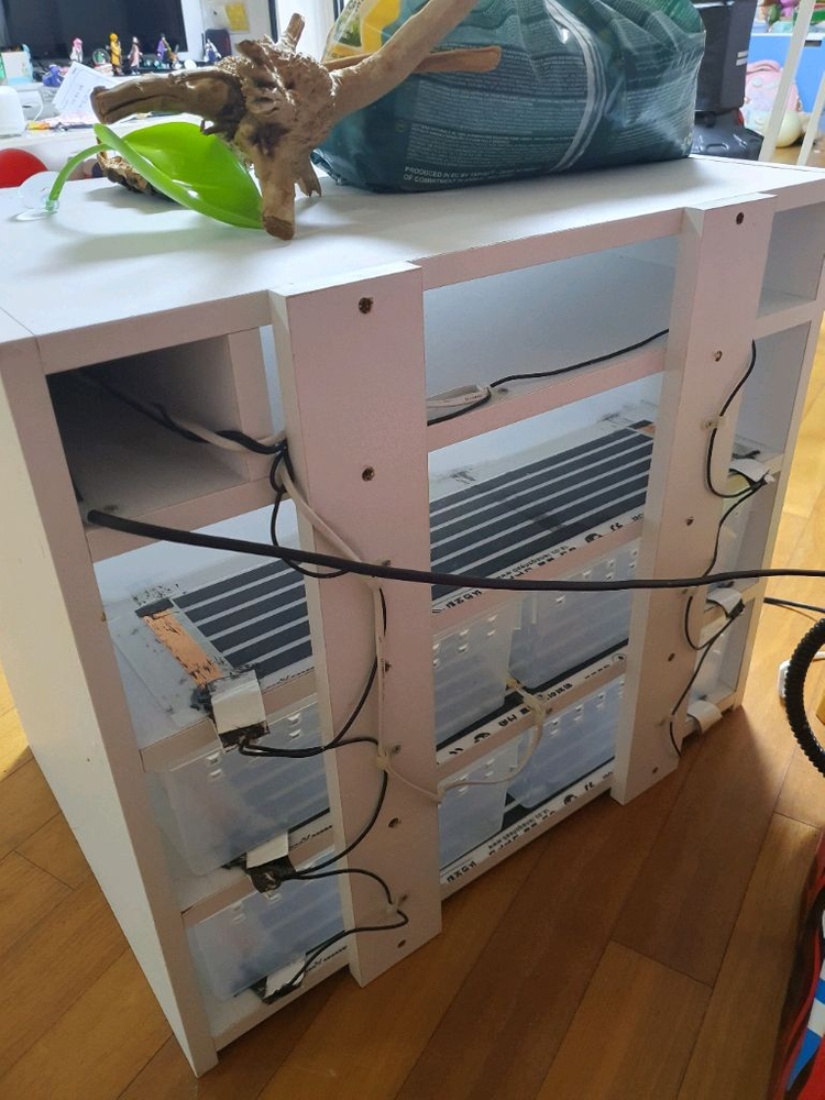 3단 파충류 사육장 (온도조절기) 판매합니다.--1