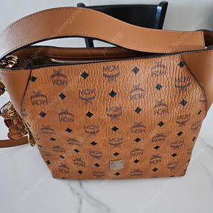 MCM 엠씨엠 가방 비세토스 숄더백 크로스백 엠씨엠 #거의새거# 이미지