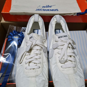 [285/290]자크뮈스 나이키 문슈 화이트 44.5