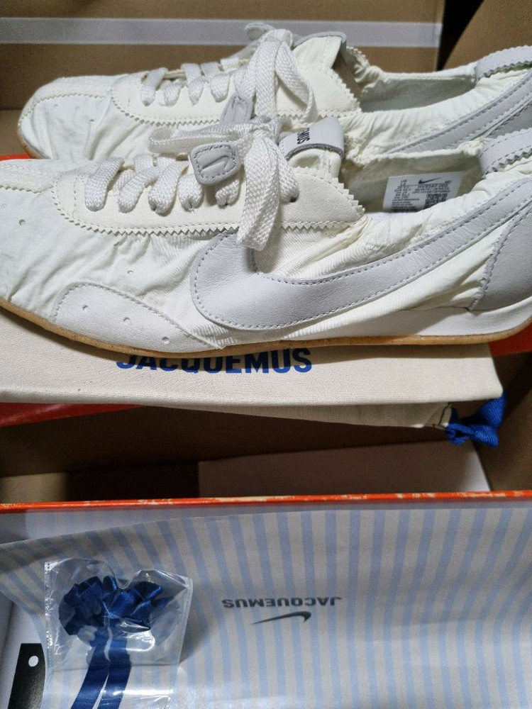 [285/290]자크뮈스 나이키 문슈 화이트 44.5--1