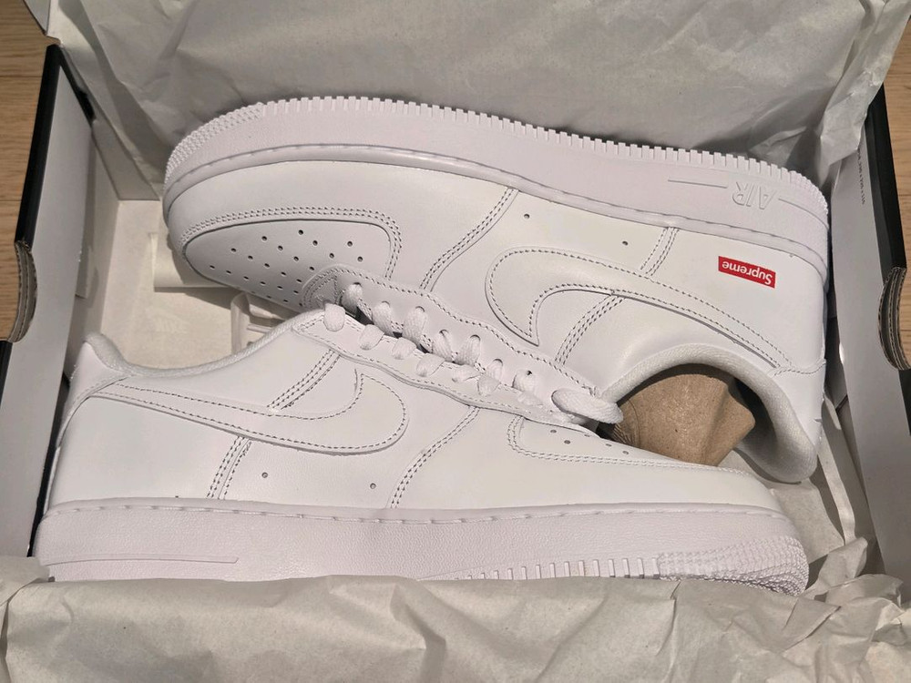 나이키 슈프림 에어포스 1 로우 화이트 새상품 (265/275)--1