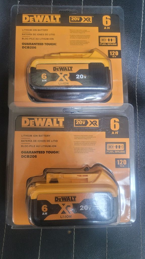디월트 20V 6.0AH 리튬이온 배터리 이미지