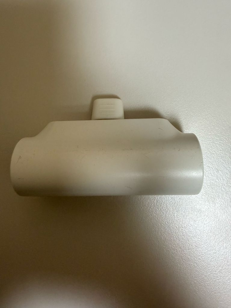 엑티몬 아이폰 8핀 5000mAH 보조배터리--2