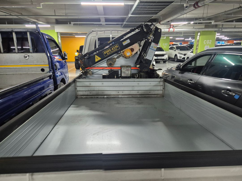 1.2톤크레인 동해433L 봉고3 카고크레인 13년식 1톤트럭크레인 중고 매매 이미지