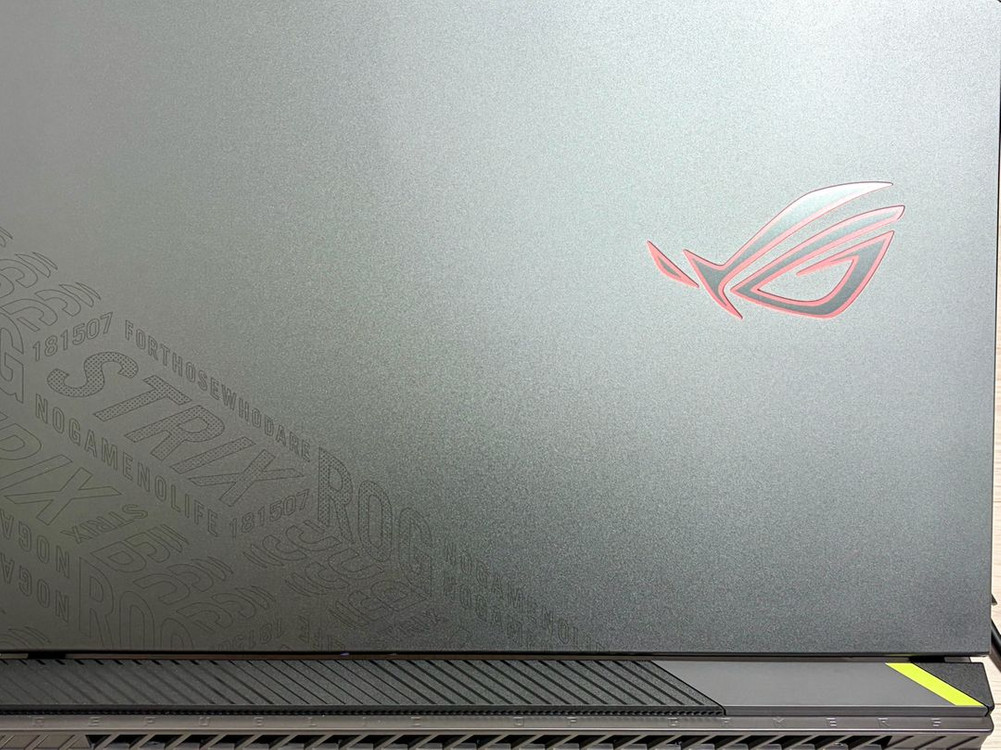 ASUS Rog strix g16 32g 3테라ssd 9955hx3d 5070ti 게이밍 노트북 이미지