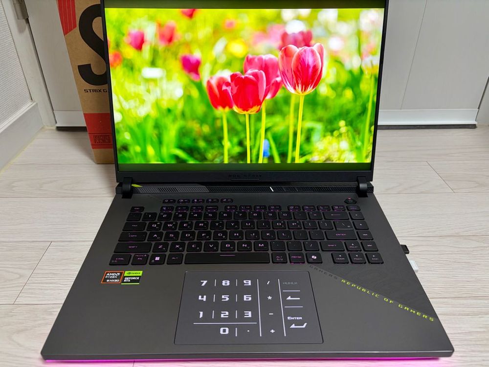 ASUS Rog strix g16 32g 3테라ssd 9955hx3d 5070ti 게이밍 노트북 이미지