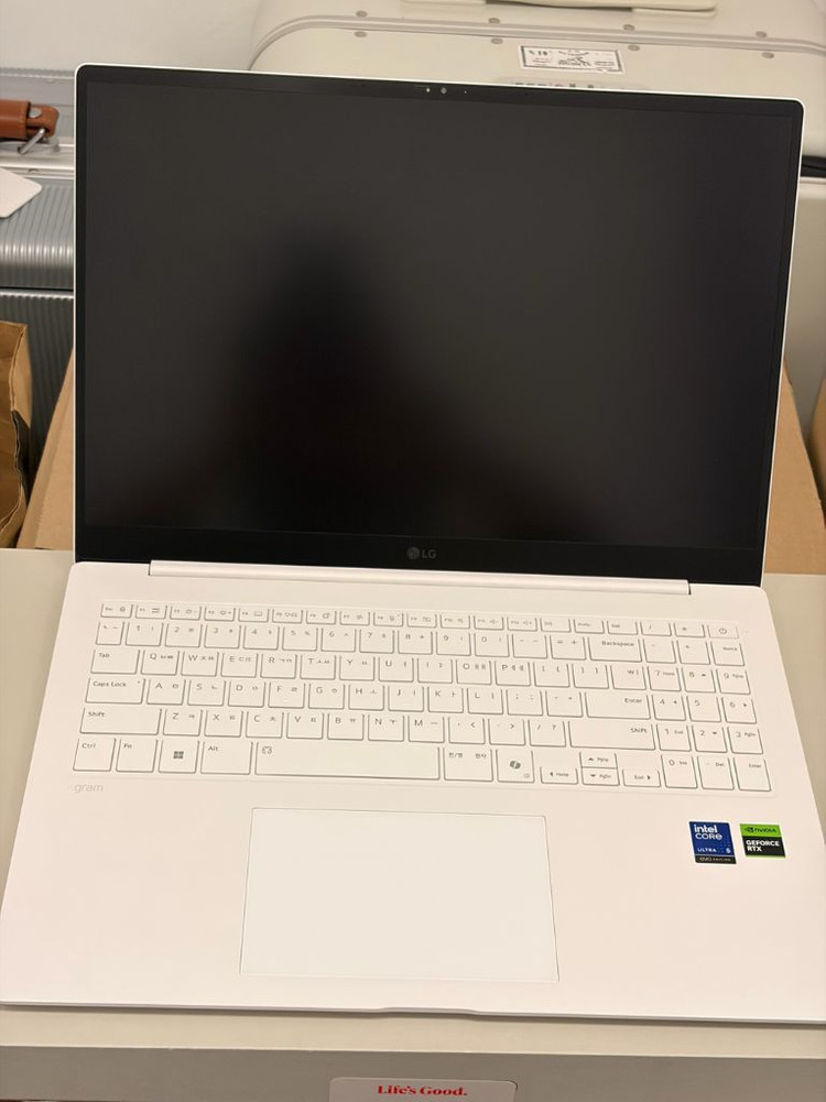 2025 LG 그램 PRO 16인치 16Z90TR-EA5CK 화이트 이미지