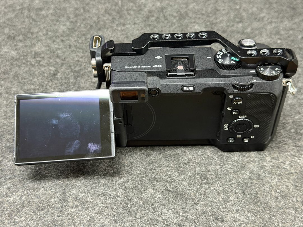 소니 a7c + 케이지 세트 이미지