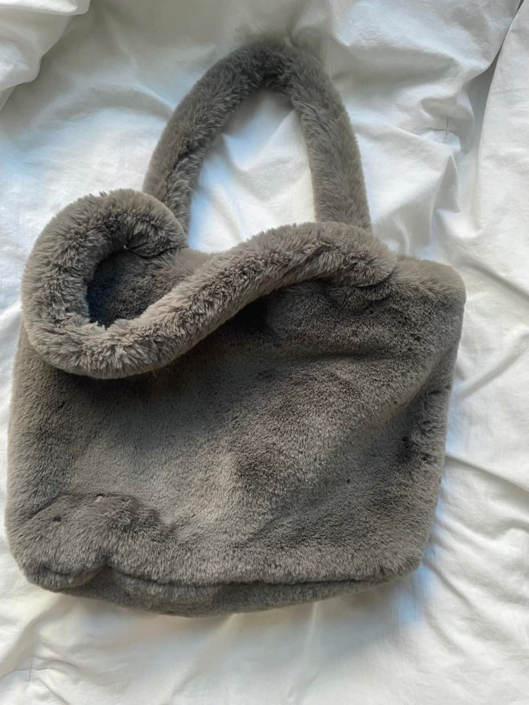 H&M faux fur 토트백 이미지