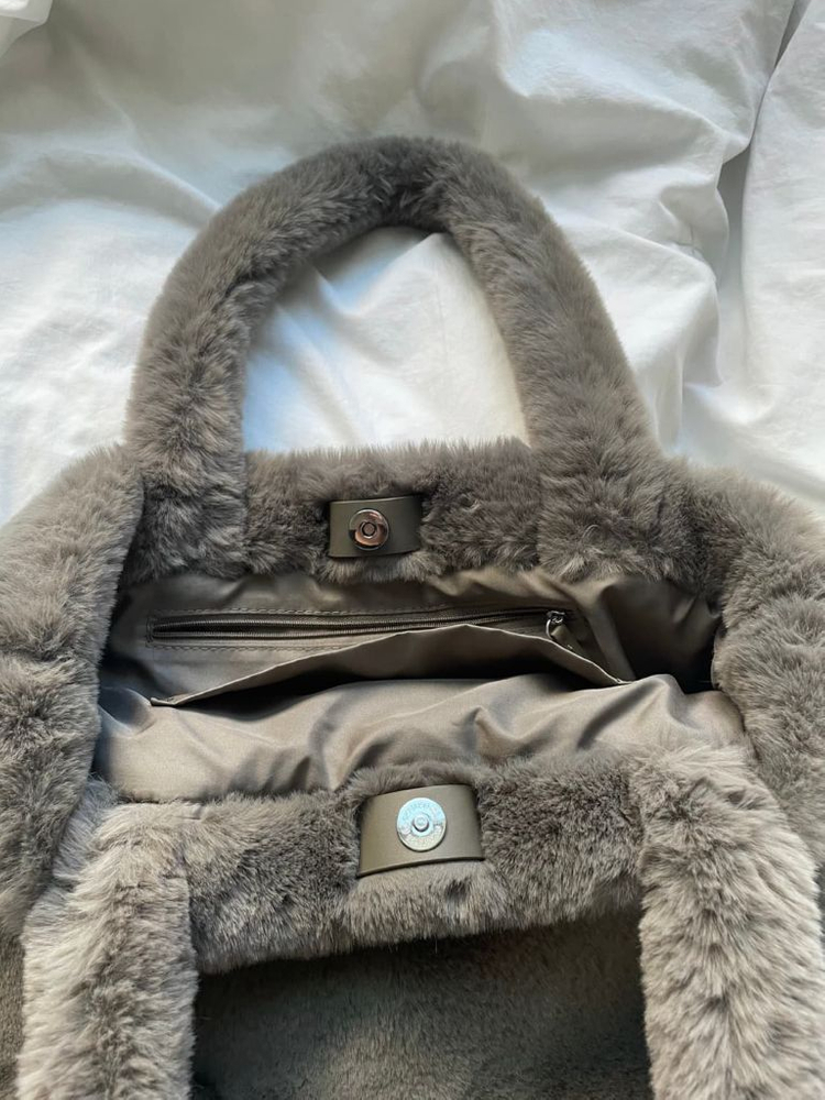 H&M faux fur 토트백 이미지
