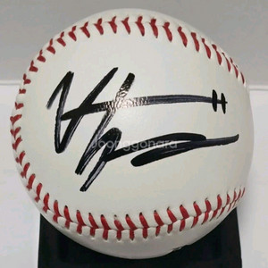 박지훈 KT 로고볼 싸인볼 이미지