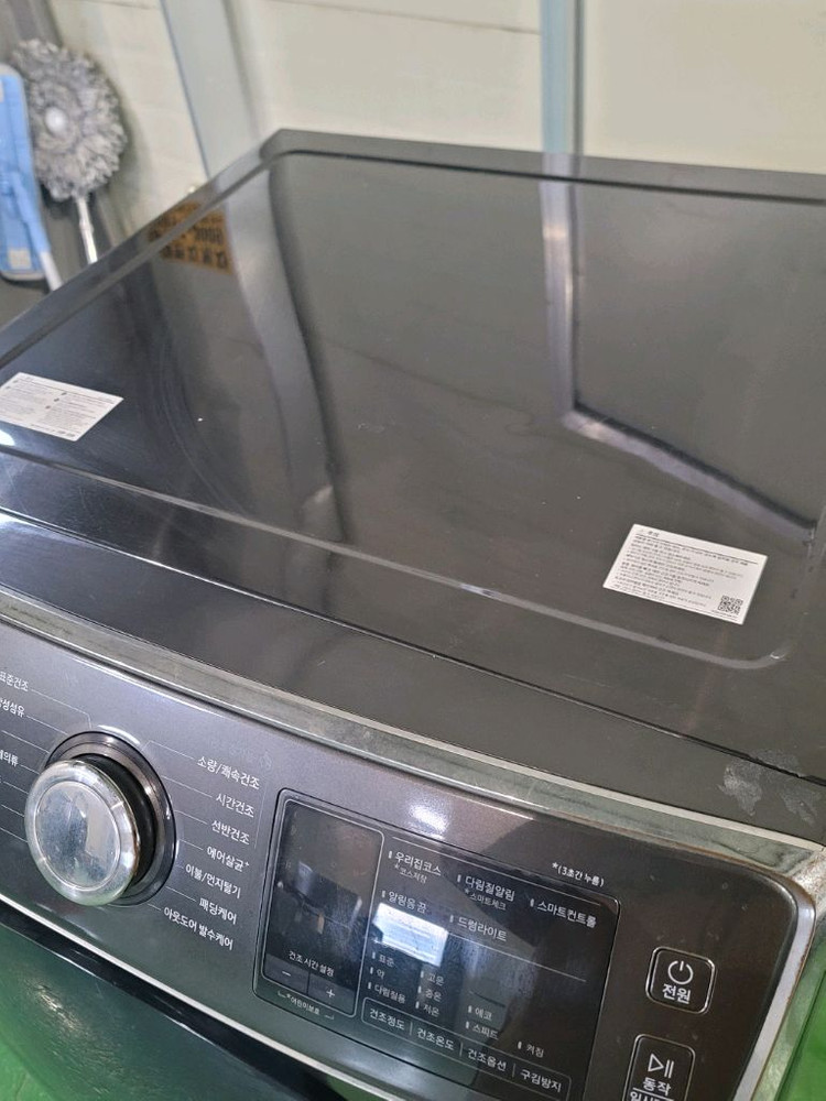 무료배송설치 2019,4제조 삼성 건조기 16kg앞면 외관에 생활 스크래치가 있습니다모델명은 DV16R8540KV--4