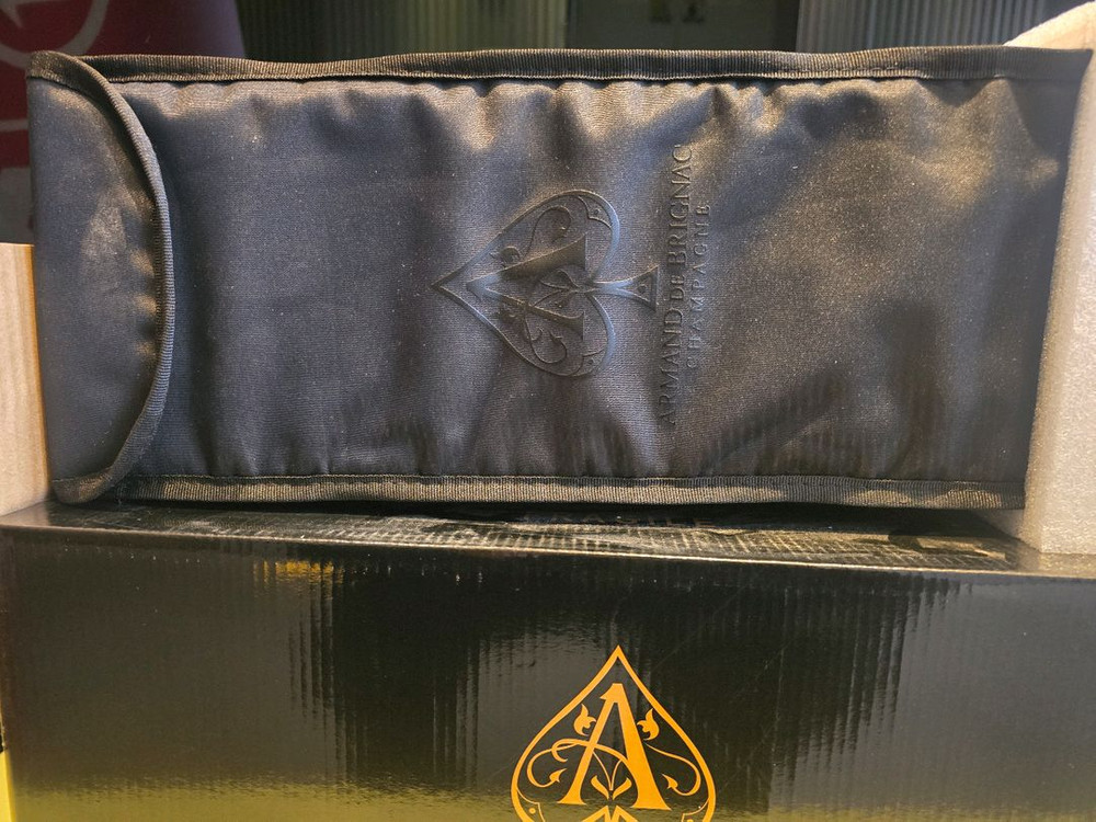 아르망디 매그넘 골드 케이스/매그넘.아르망디.알망.돔페.수납 이미지