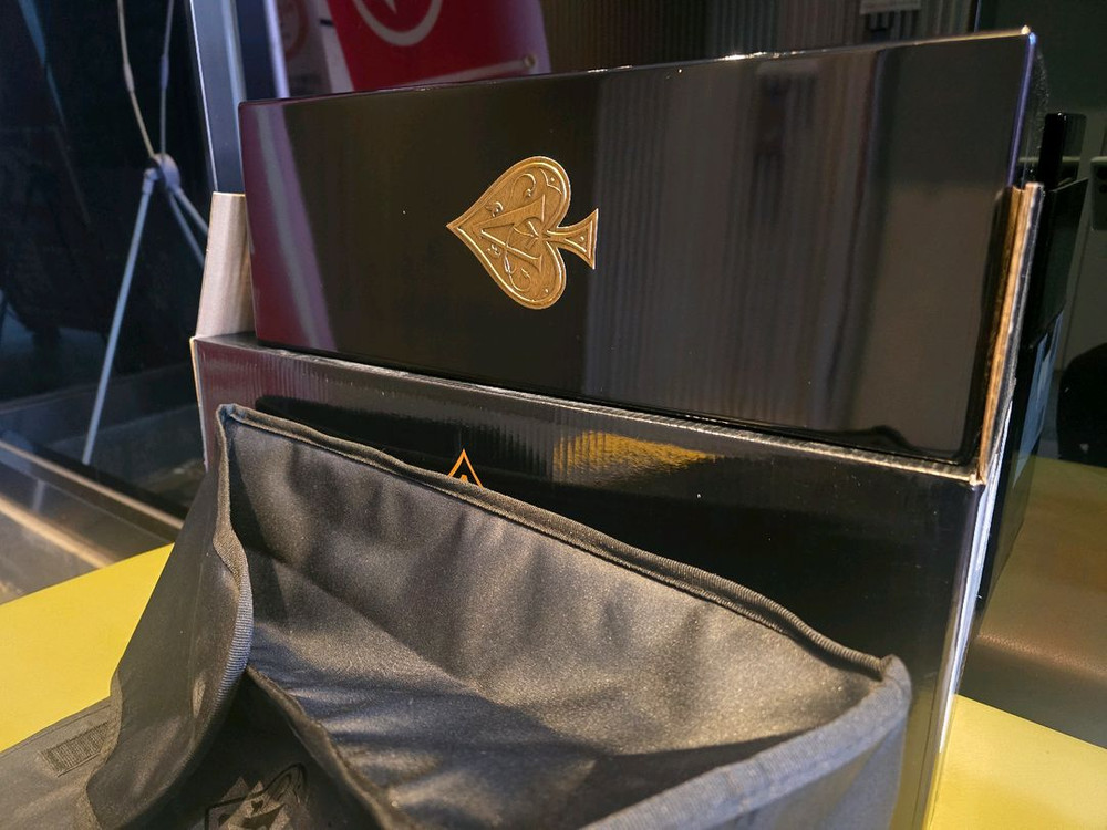 아르망디 매그넘 골드 케이스/매그넘.아르망디.알망.돔페.수납 이미지