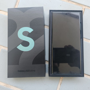 갤럭시 S22울트라 그린 256GB 판매합니다 //