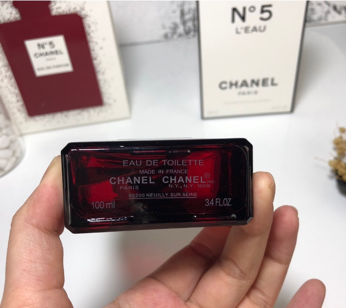 샤넬 N°5 로 레드 오 드 뚜왈렛 리미티드 에디션(레드보틀) 100ml 여성향수 이미지