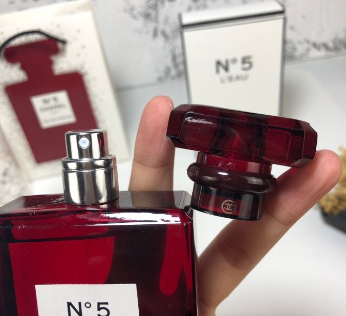 샤넬 N°5 로 레드 오 드 뚜왈렛 리미티드 에디션(레드보틀) 100ml 여성향수 이미지