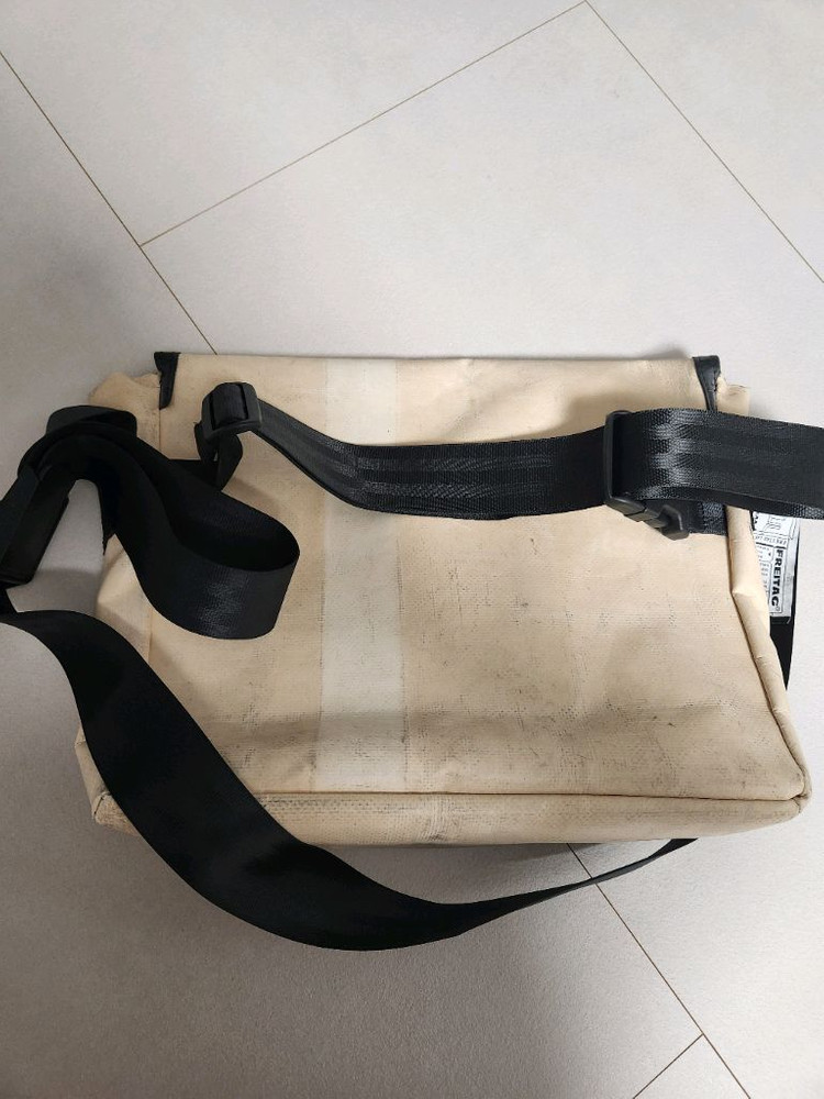 프라이탁 덱스터 저렴하게 판매합니다@ 이미지